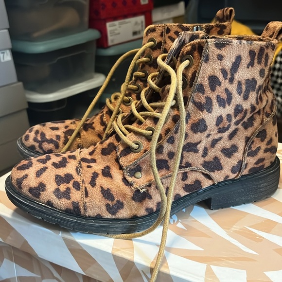 Cheetah color combat boots - Picture 3 of 5
